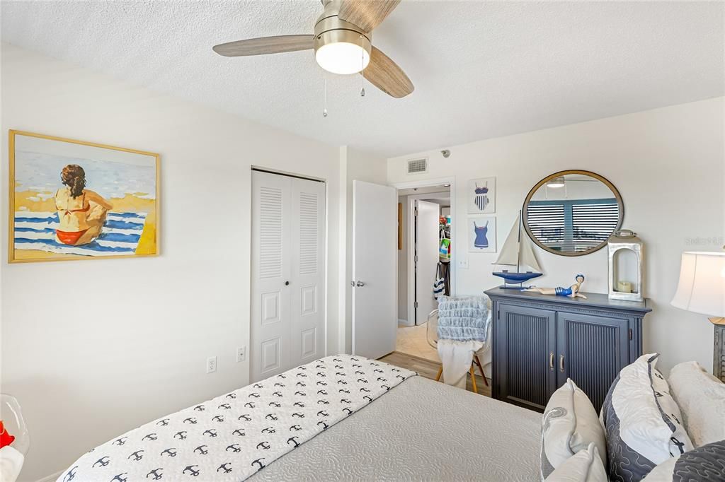 For Sale: $275,000 (2 beds, 2 baths, 1256 Square Feet)