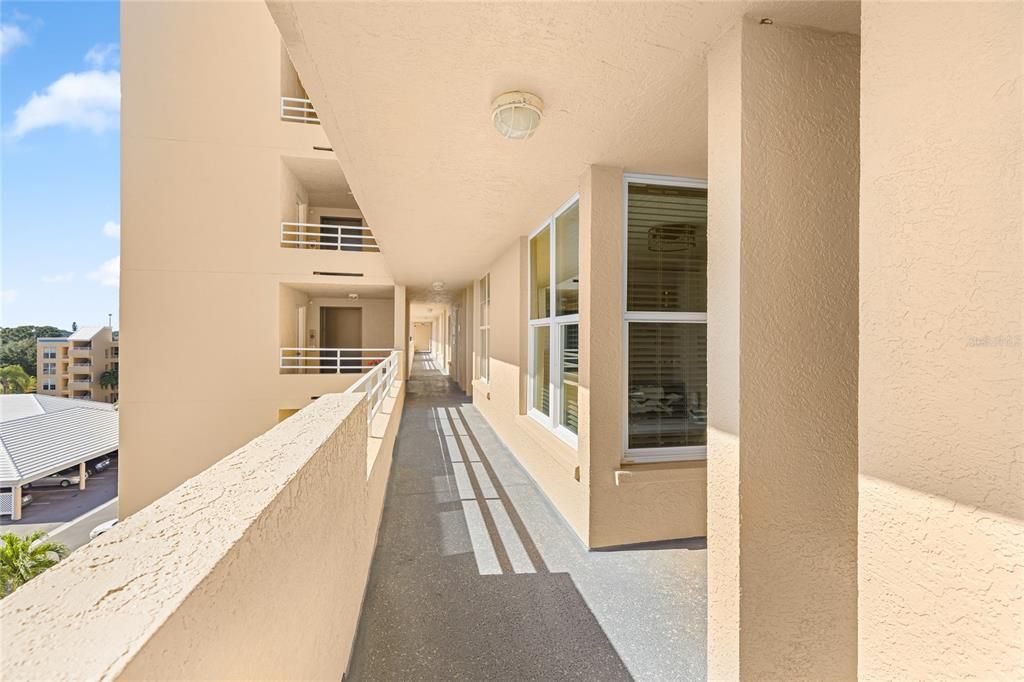 For Sale: $275,000 (2 beds, 2 baths, 1256 Square Feet)