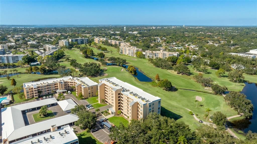 For Sale: $275,000 (2 beds, 2 baths, 1256 Square Feet)