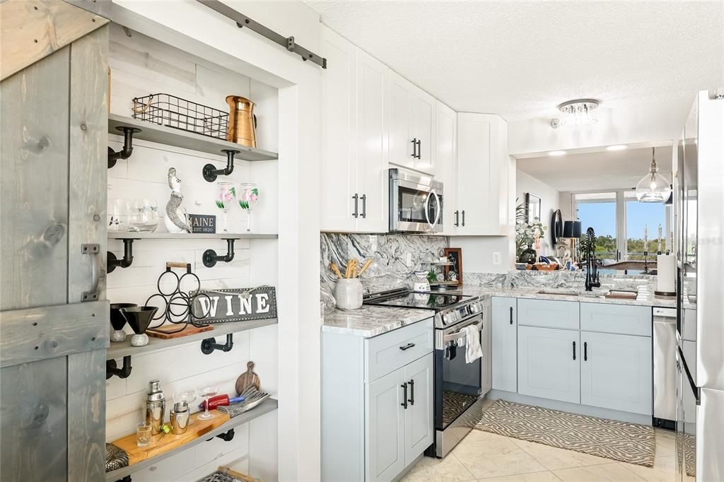 For Sale: $275,000 (2 beds, 2 baths, 1256 Square Feet)