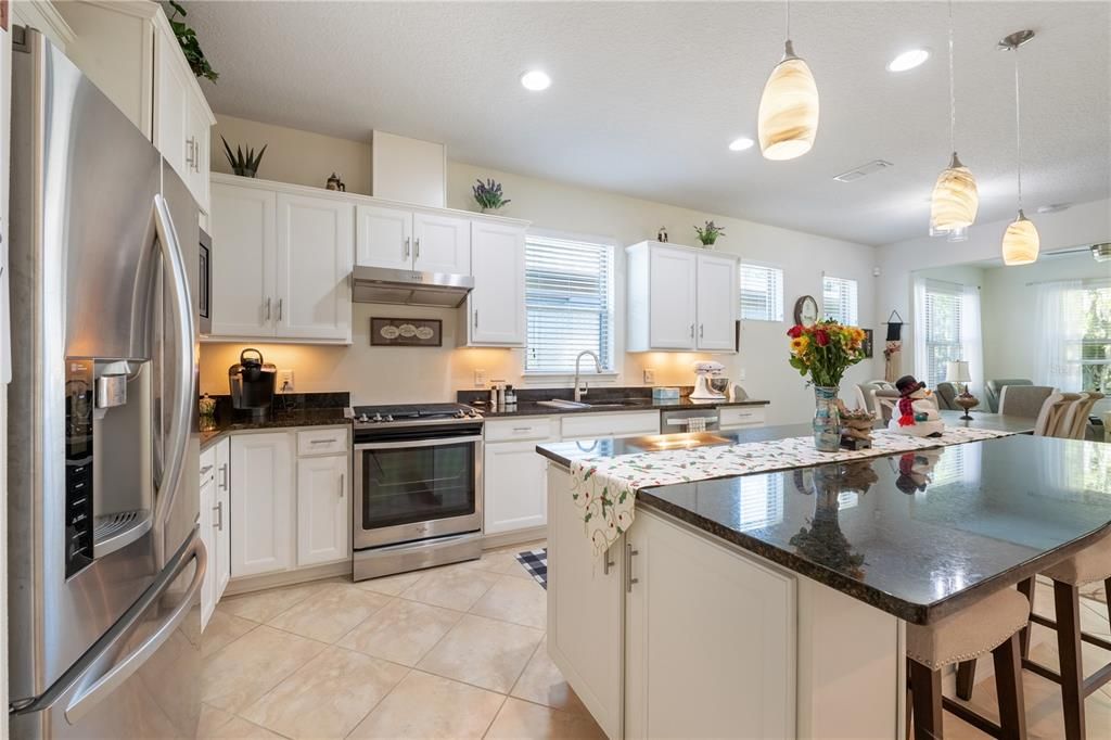 待售: $390,000 (2 贝兹, 2 浴室, 1836 平方英尺)