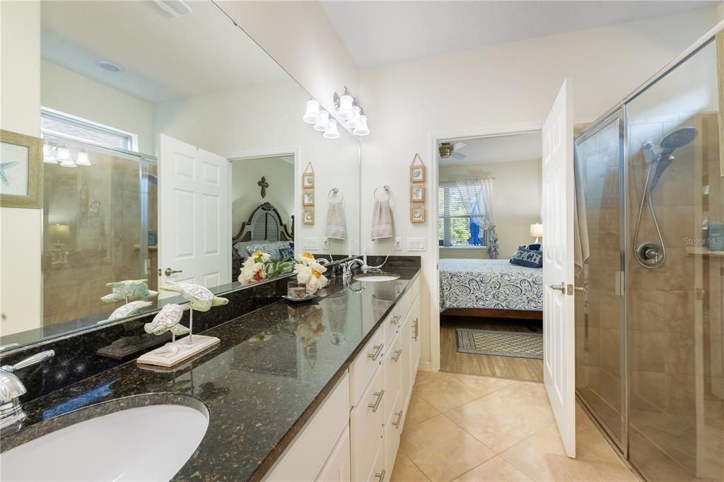 待售: $390,000 (2 贝兹, 2 浴室, 1836 平方英尺)