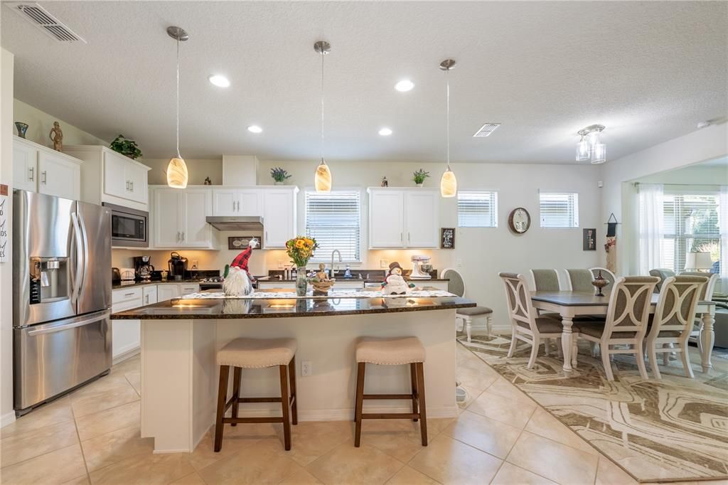 待售: $390,000 (2 贝兹, 2 浴室, 1836 平方英尺)