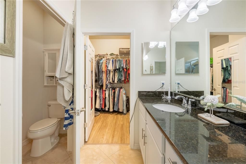 待售: $390,000 (2 贝兹, 2 浴室, 1836 平方英尺)