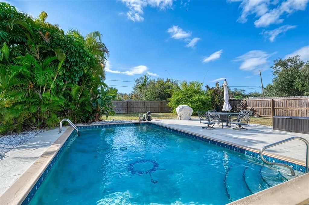 待售: $248,800 (2 贝兹, 2 浴室, 1131 平方英尺)