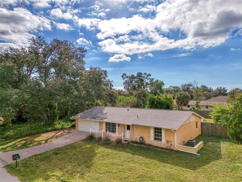 待售: $248,800 (2 贝兹, 2 浴室, 1131 平方英尺)