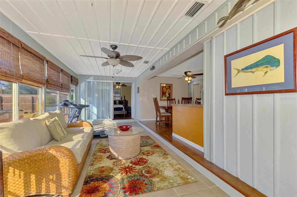 待售: $248,800 (2 贝兹, 2 浴室, 1131 平方英尺)