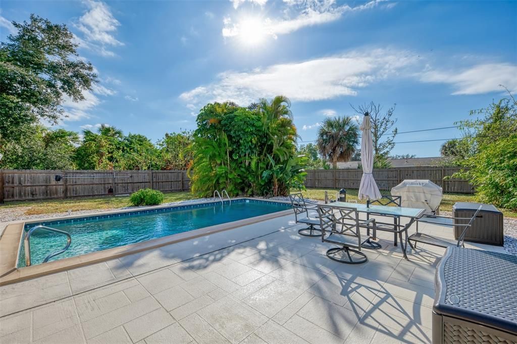 待售: $248,800 (2 贝兹, 2 浴室, 1131 平方英尺)