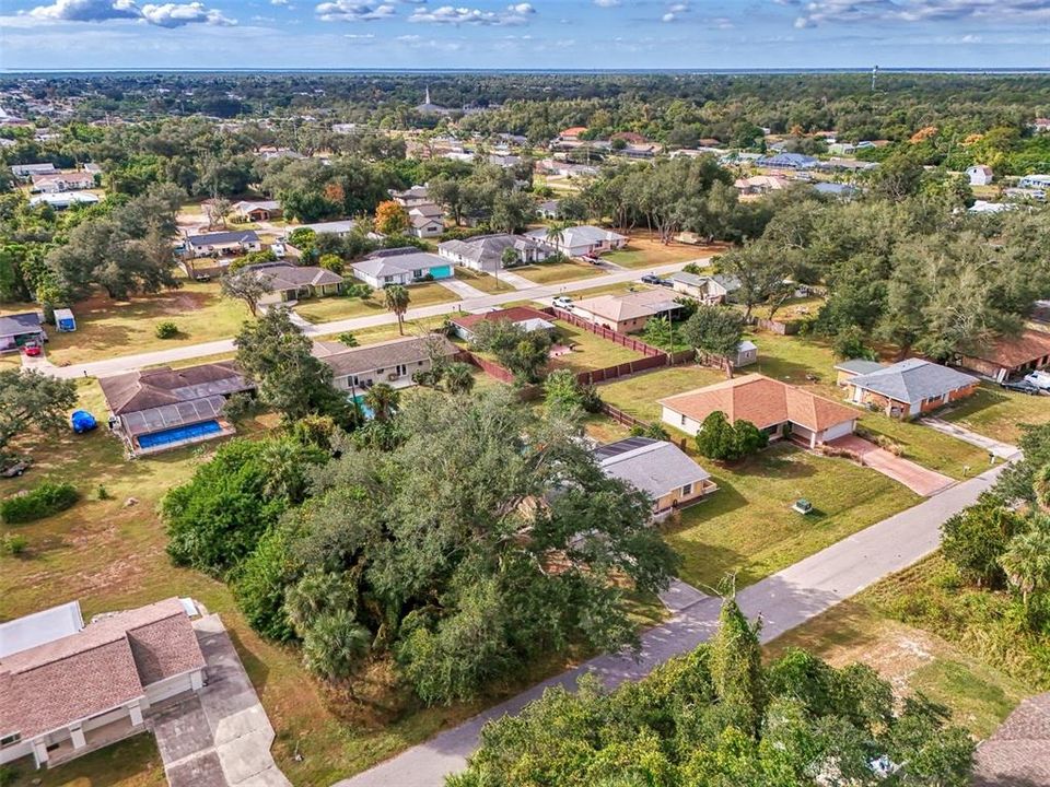 待售: $248,800 (2 贝兹, 2 浴室, 1131 平方英尺)