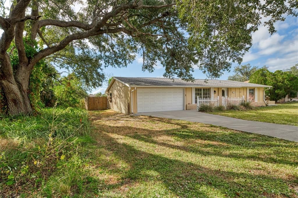 待售: $248,800 (2 贝兹, 2 浴室, 1131 平方英尺)