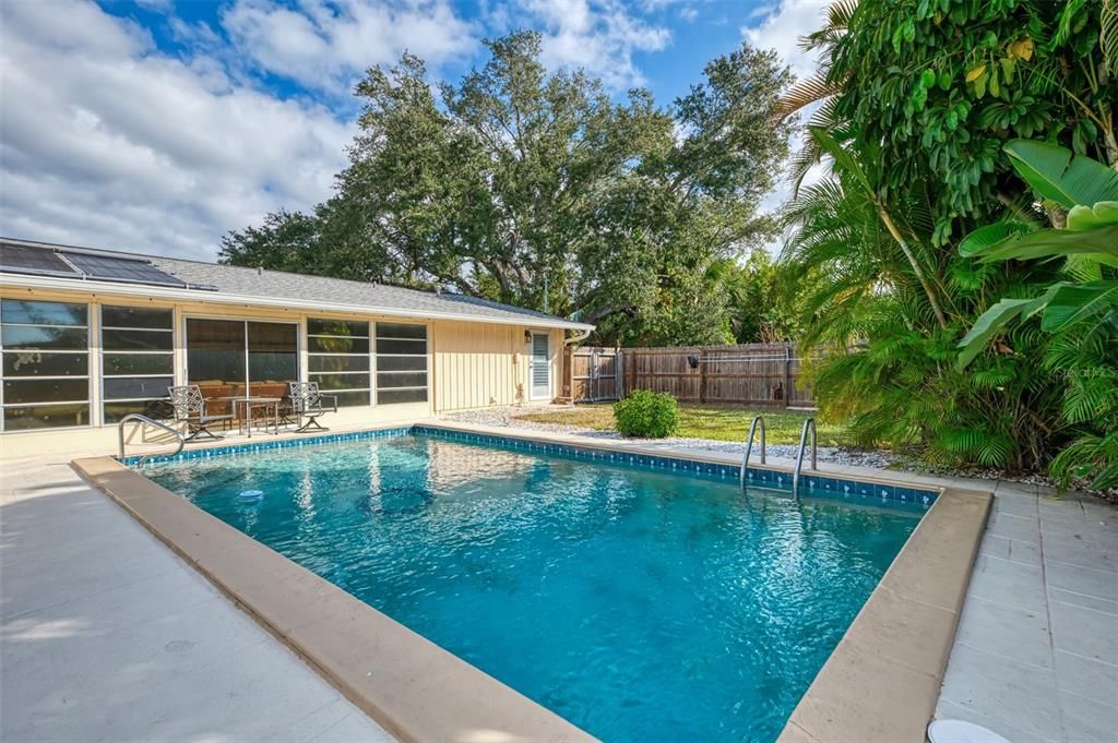 待售: $248,800 (2 贝兹, 2 浴室, 1131 平方英尺)