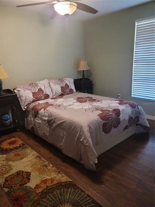 待售: $248,800 (2 贝兹, 2 浴室, 1131 平方英尺)