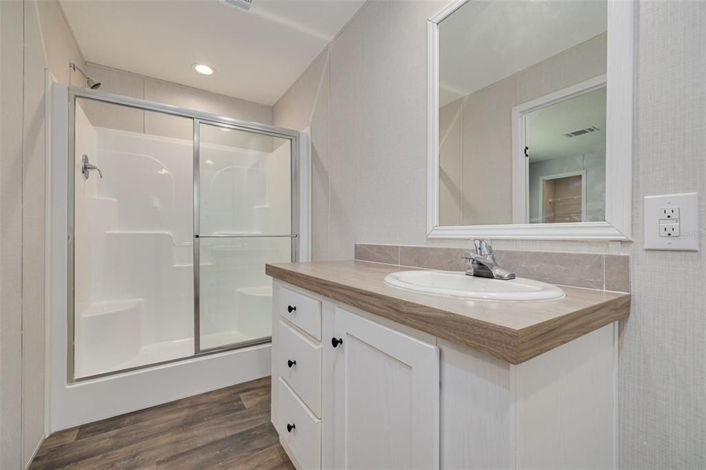 For Sale: $300,000 (3 beds, 2 baths, 1100 Square Feet)