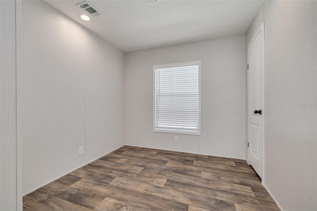 For Sale: $300,000 (3 beds, 2 baths, 1100 Square Feet)