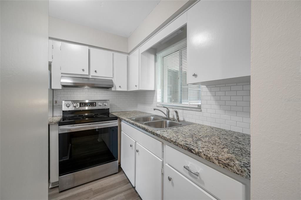 For Rent: $1,295 (1 beds, 1 baths, 680 Square Feet)