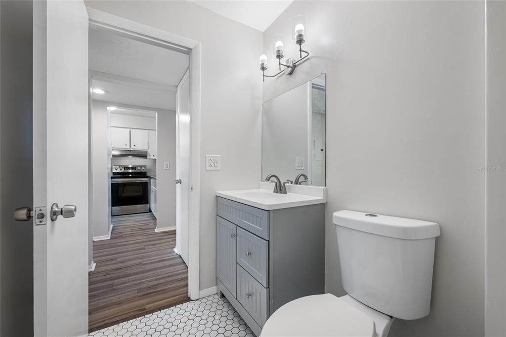 For Rent: $1,295 (1 beds, 1 baths, 680 Square Feet)