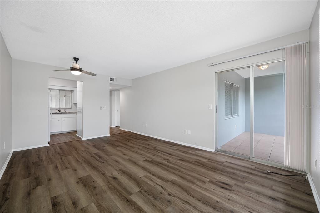 For Rent: $1,295 (1 beds, 1 baths, 680 Square Feet)