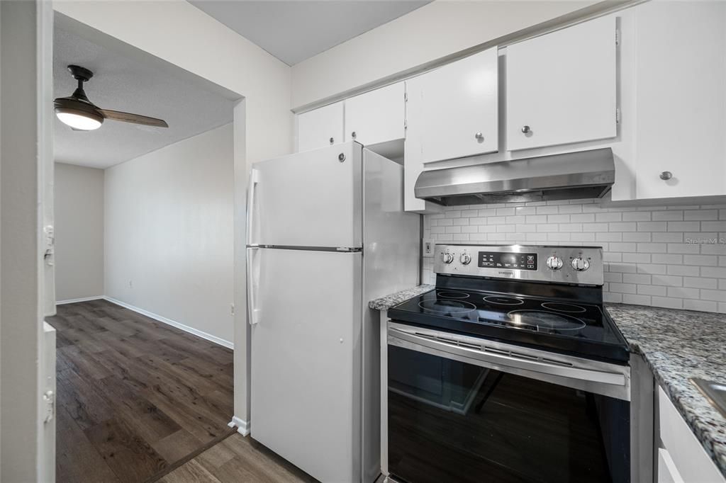 For Rent: $1,295 (1 beds, 1 baths, 680 Square Feet)