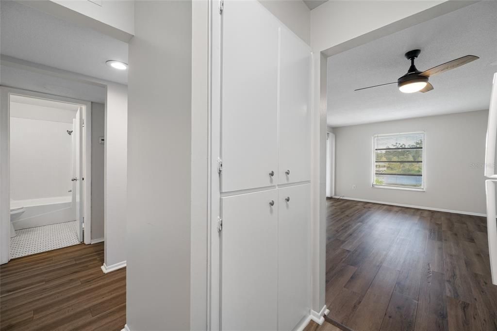 For Rent: $1,295 (1 beds, 1 baths, 680 Square Feet)