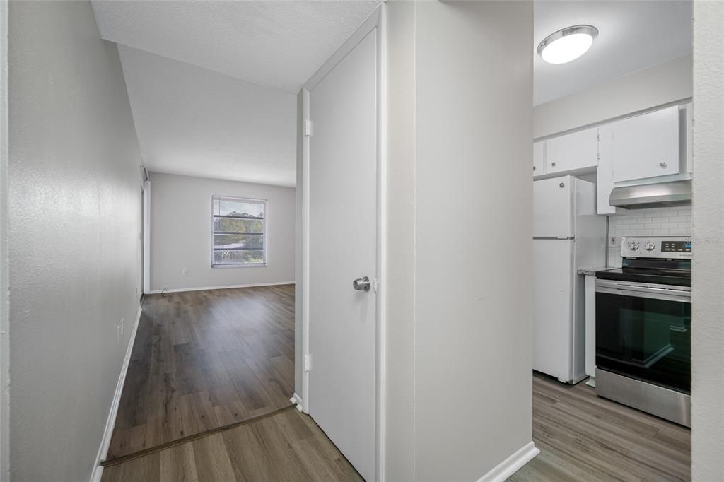 For Rent: $1,295 (1 beds, 1 baths, 680 Square Feet)