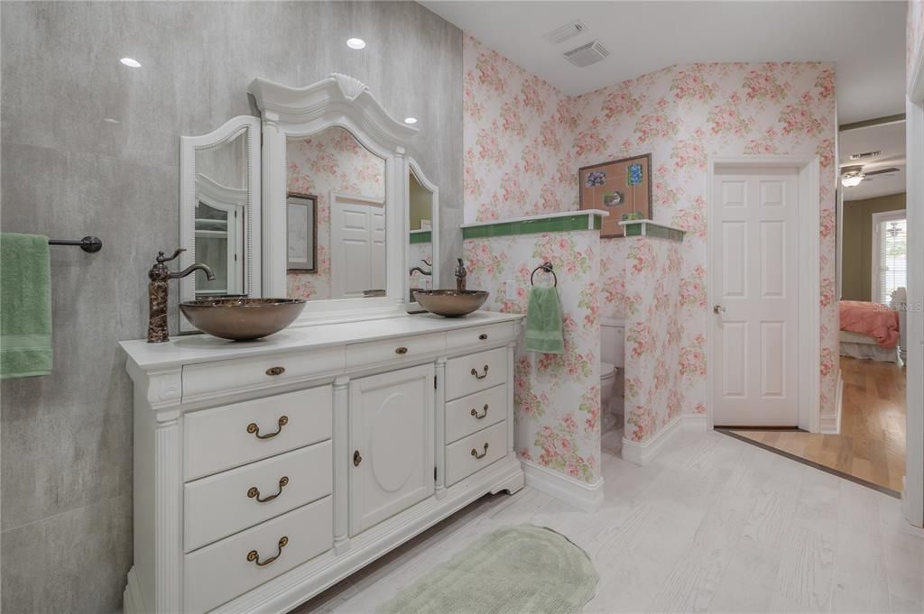 For Sale: $625,000 (4 beds, 2 baths, 2203 Square Feet)