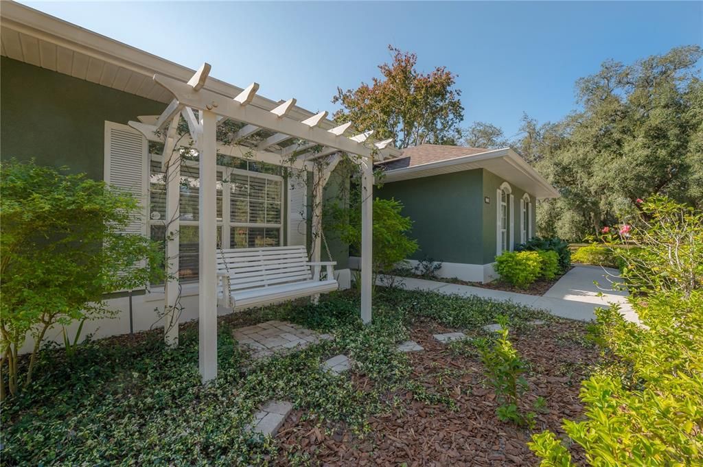 For Sale: $625,000 (4 beds, 2 baths, 2203 Square Feet)