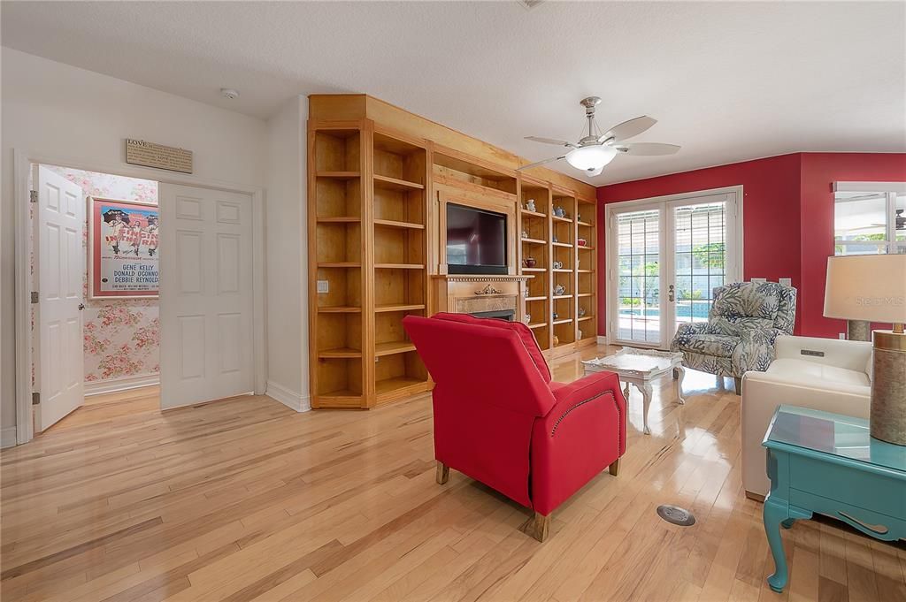 For Sale: $625,000 (4 beds, 2 baths, 2203 Square Feet)