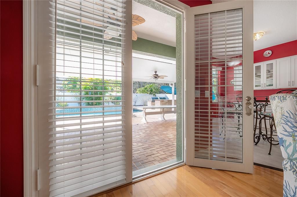 For Sale: $625,000 (4 beds, 2 baths, 2203 Square Feet)