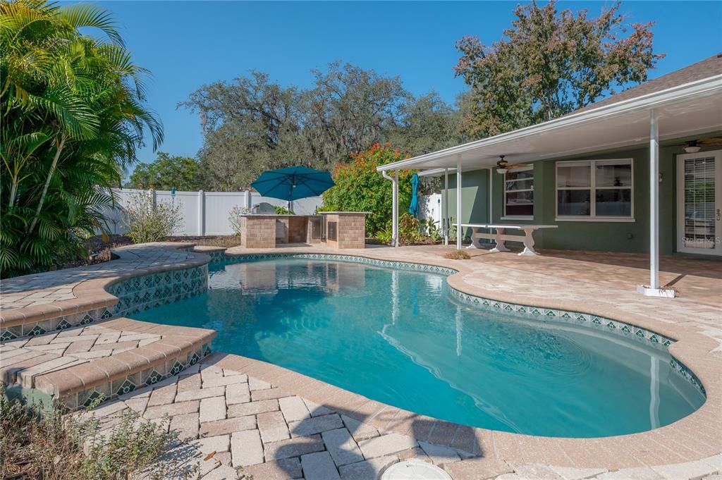 For Sale: $625,000 (4 beds, 2 baths, 2203 Square Feet)