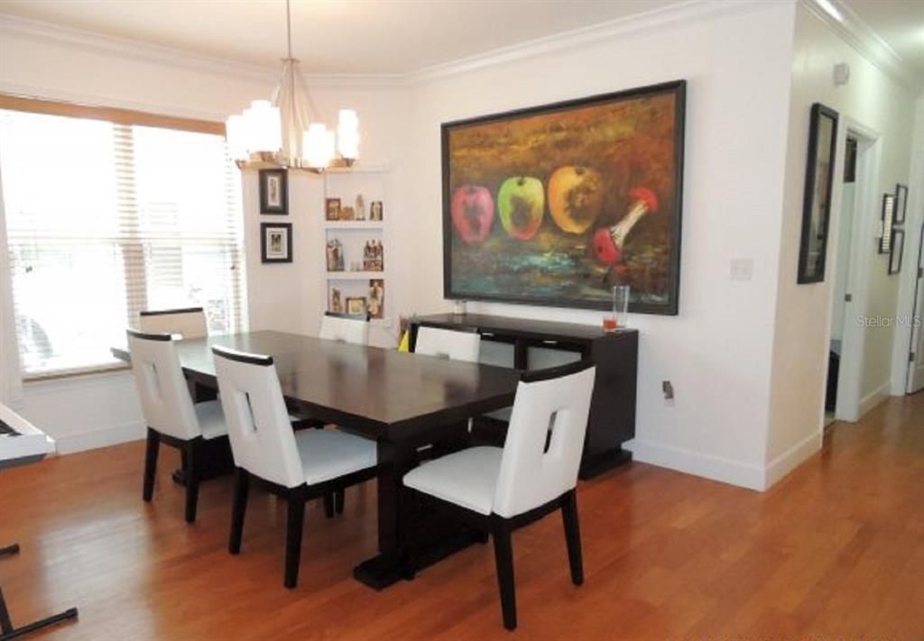 For Rent: $2,600 (3 beds, 2 baths, 2202 Square Feet)