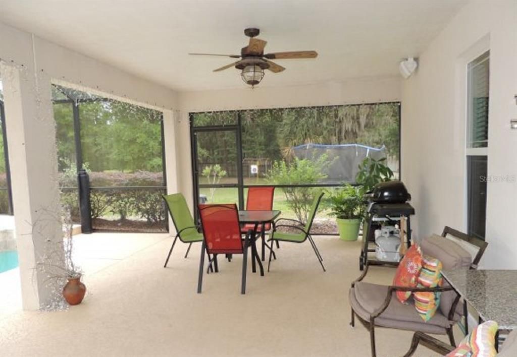 For Rent: $2,600 (3 beds, 2 baths, 2202 Square Feet)