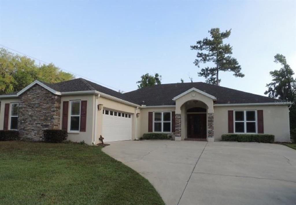 For Rent: $2,600 (3 beds, 2 baths, 2202 Square Feet)