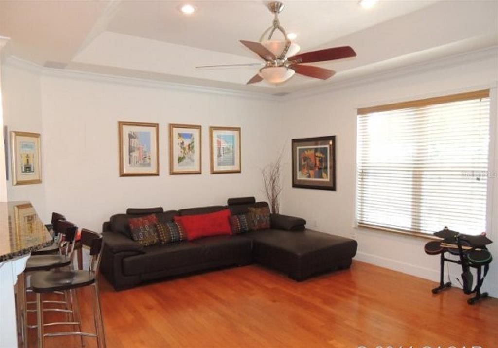 For Rent: $2,600 (3 beds, 2 baths, 2202 Square Feet)