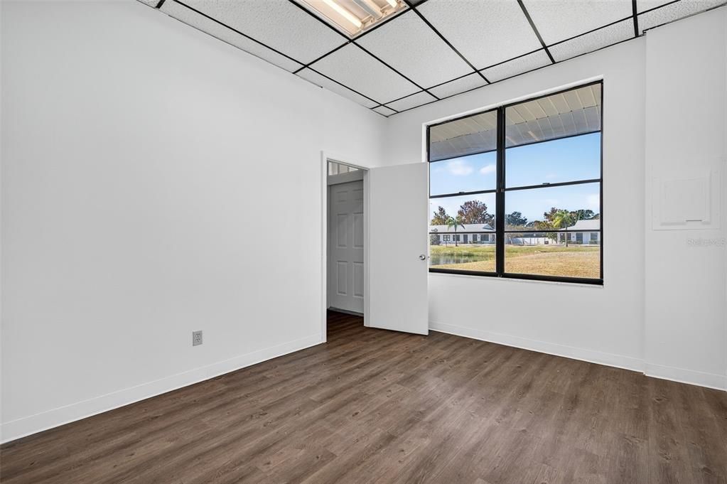 На продажу: $21,120 (0 спален, 0 ванн, 37000 Квадратных фут)