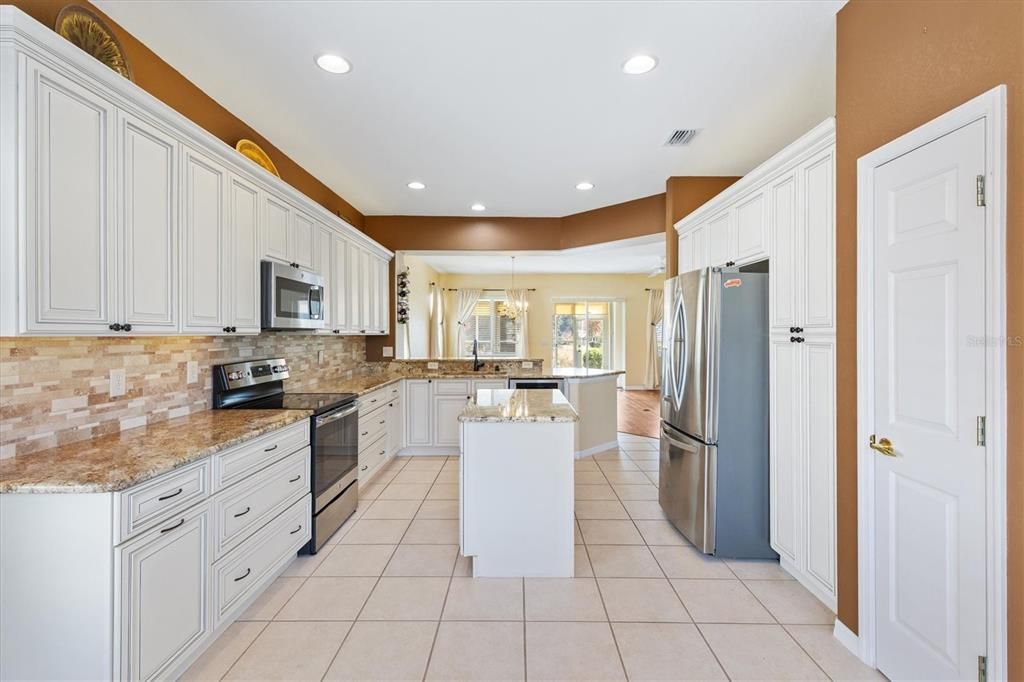 待售: $389,000 (3 贝兹, 2 浴室, 2103 平方英尺)