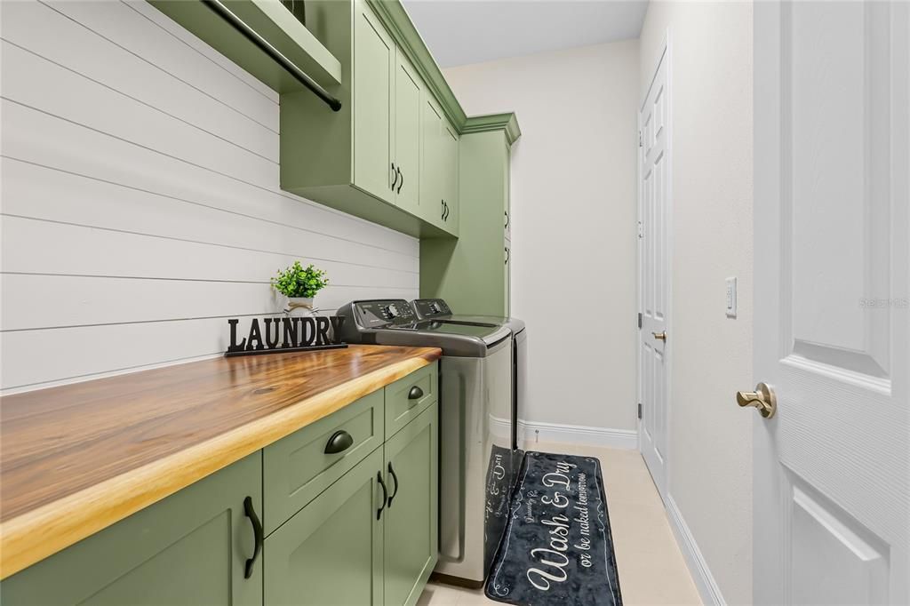 For Sale: $689,900 (4 beds, 2 baths, 2327 Square Feet)