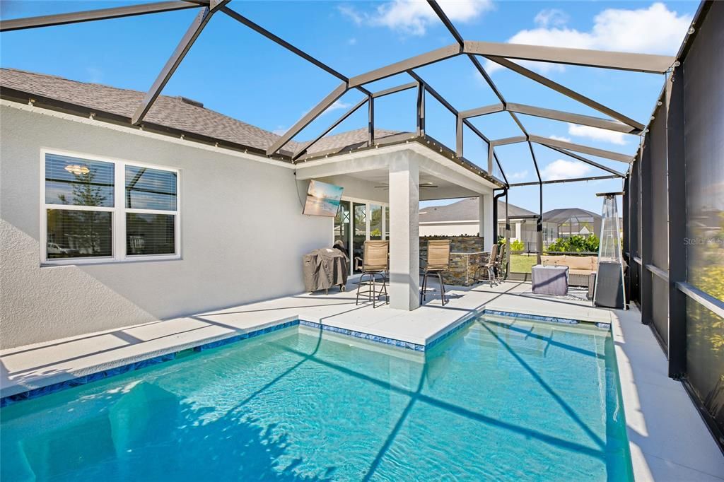 For Sale: $689,900 (4 beds, 2 baths, 2327 Square Feet)