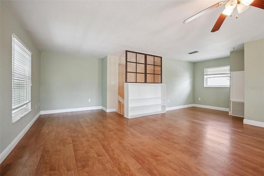 For Sale: $549,000 (4 beds, 2 baths, 3532 Square Feet)