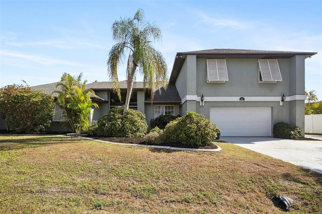 For Sale: $549,000 (4 beds, 2 baths, 3532 Square Feet)