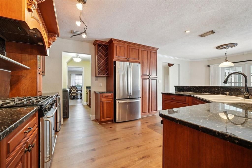 For Sale: $549,000 (4 beds, 2 baths, 3532 Square Feet)