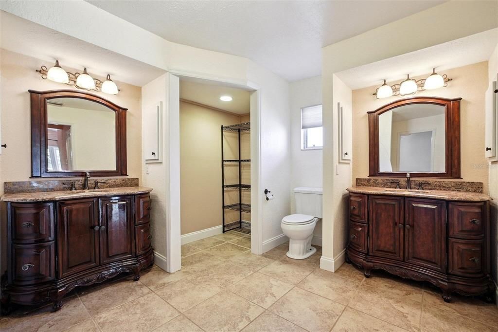 For Sale: $549,000 (4 beds, 2 baths, 3532 Square Feet)