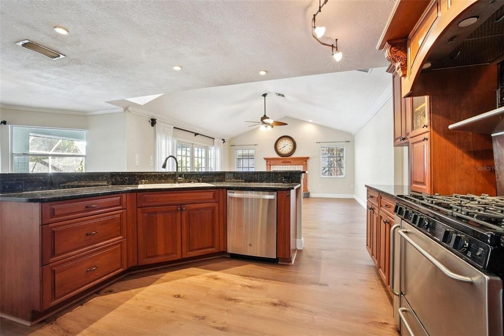 For Sale: $549,000 (4 beds, 2 baths, 3532 Square Feet)