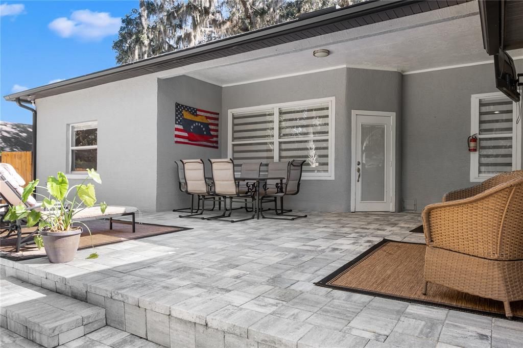 For Sale: $670,000 (3 beds, 2 baths, 1910 Square Feet)