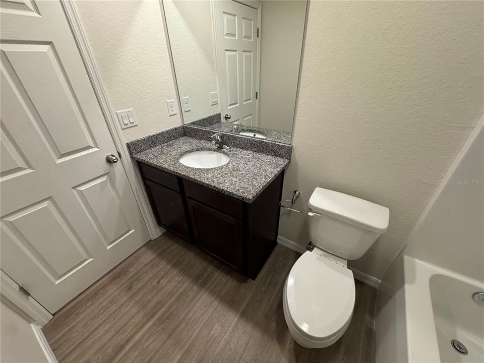 For Rent: $1,650 (2 beds, 2 baths, 2096 Square Feet)