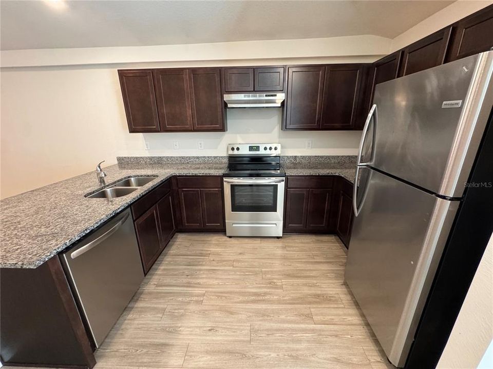 For Rent: $1,650 (2 beds, 2 baths, 2096 Square Feet)
