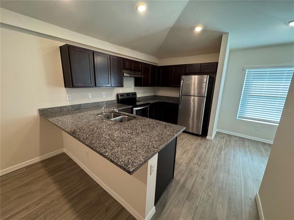 For Rent: $1,650 (2 beds, 2 baths, 2096 Square Feet)