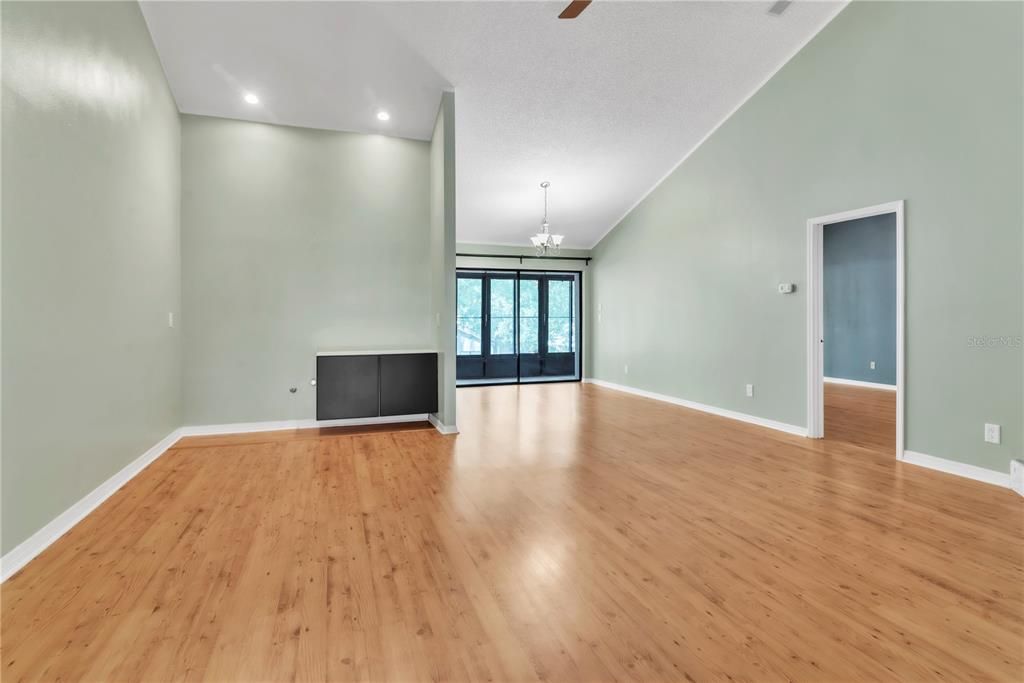 For Rent: $2,200 (3 beds, 2 baths, 1520 Square Feet)