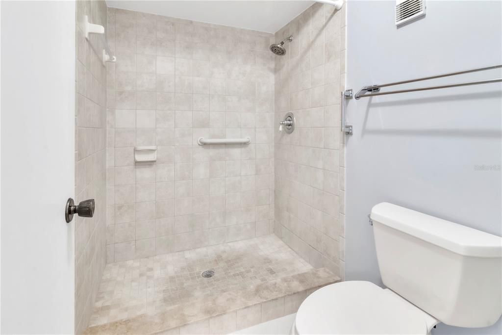 For Rent: $2,200 (3 beds, 2 baths, 1520 Square Feet)