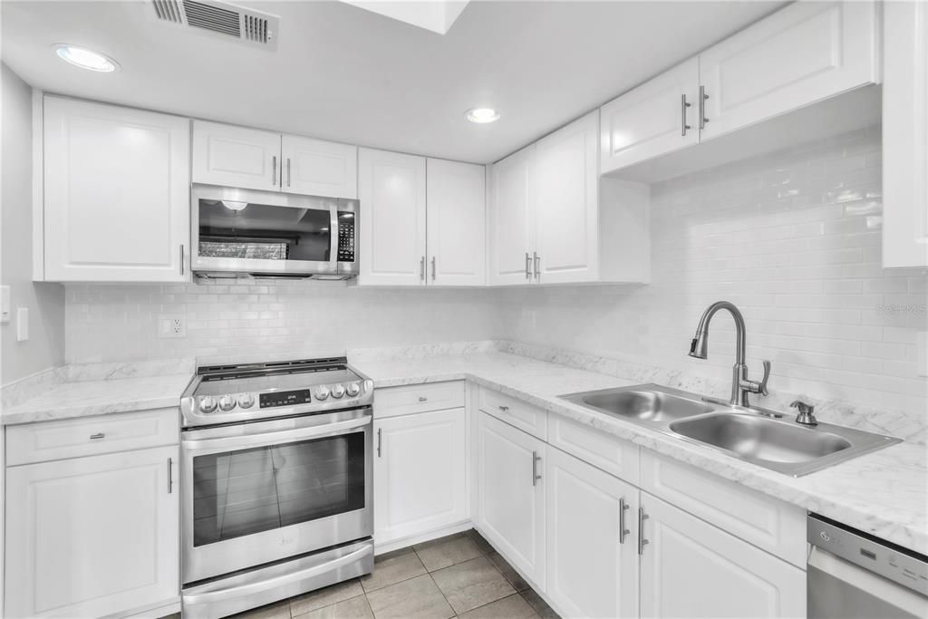 For Rent: $2,200 (3 beds, 2 baths, 1520 Square Feet)