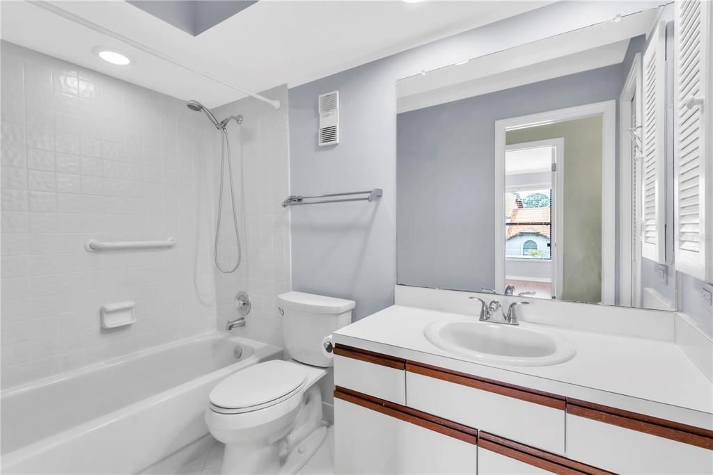 For Rent: $2,200 (3 beds, 2 baths, 1520 Square Feet)